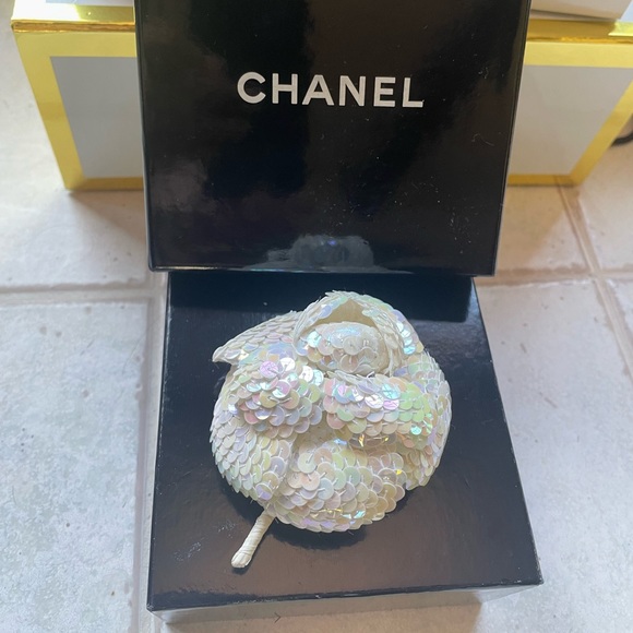 CHANEL Jewelry - Chanel white sequin camellia flower brooch pin